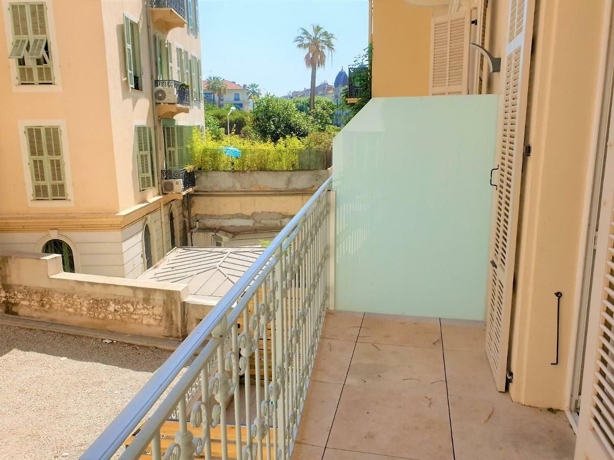 Appartement Duplex Balcon Centre 206 *
