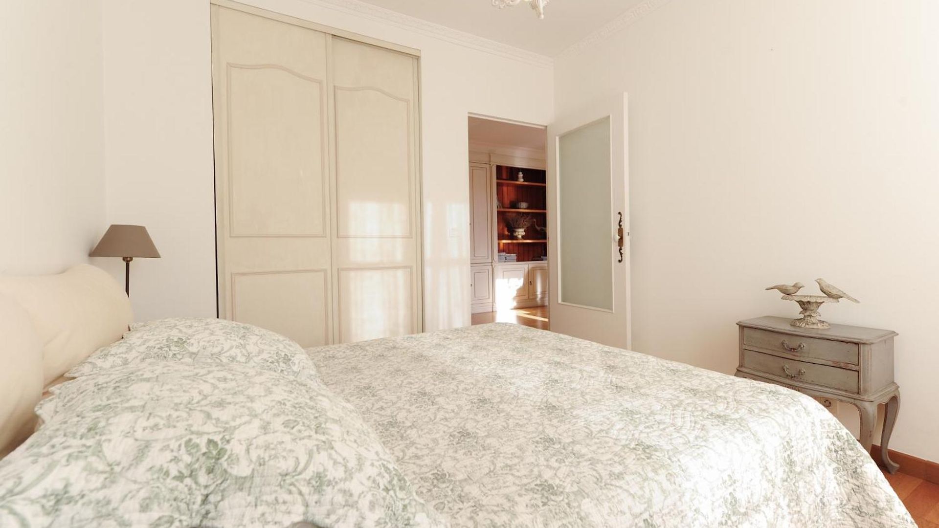 Clemenceau Centre Five Stars House