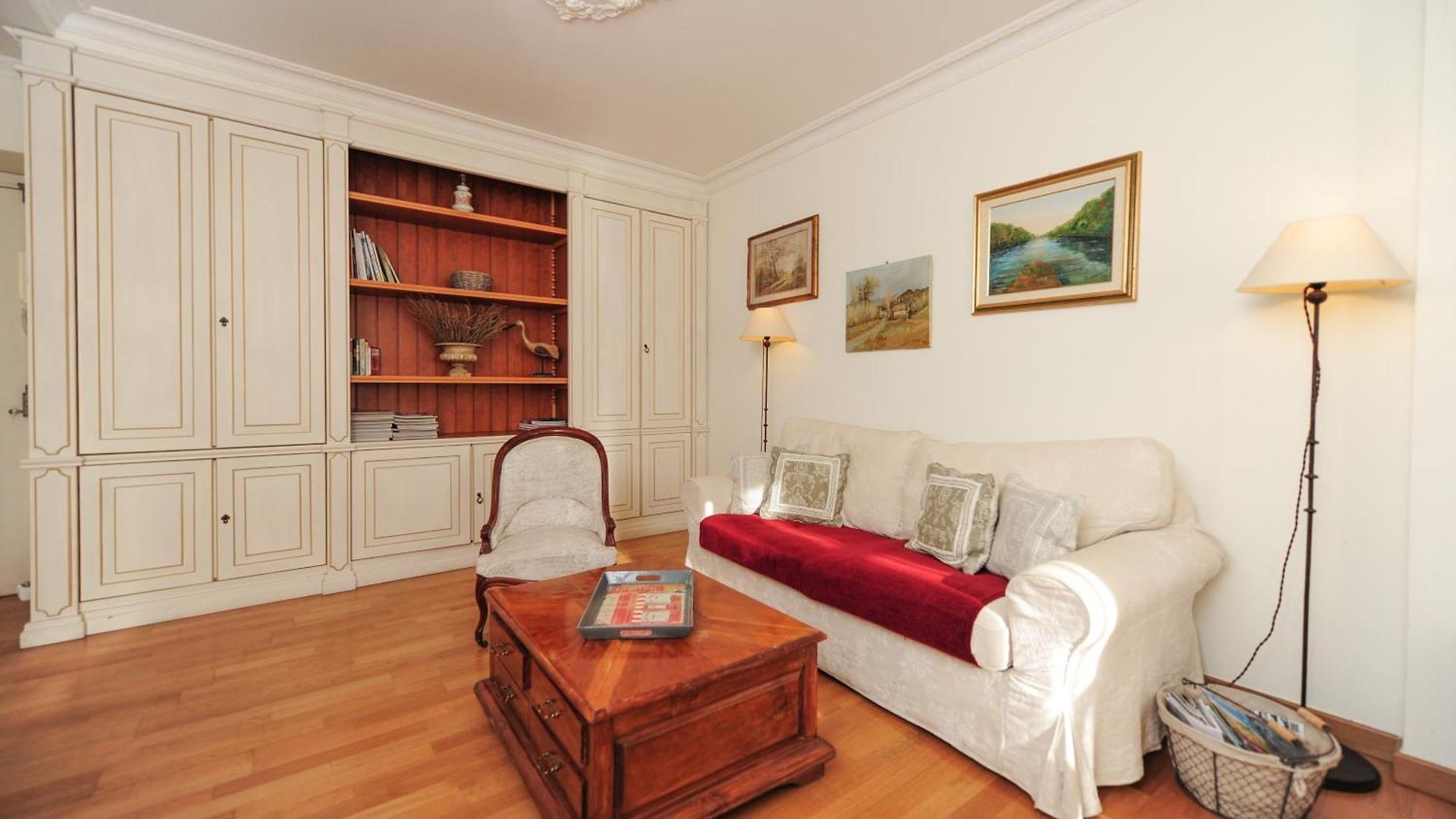 Clemenceau Centre Five Stars House