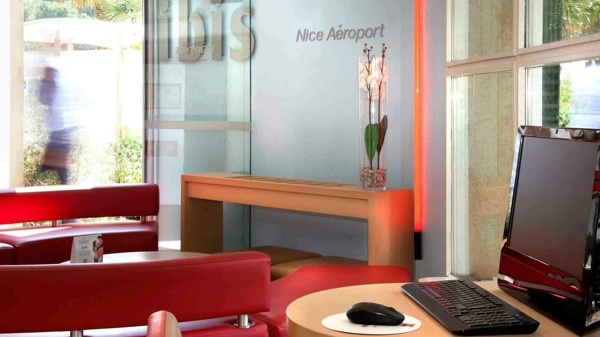 Hotel Ibis Aéroport Promenade Des 3*