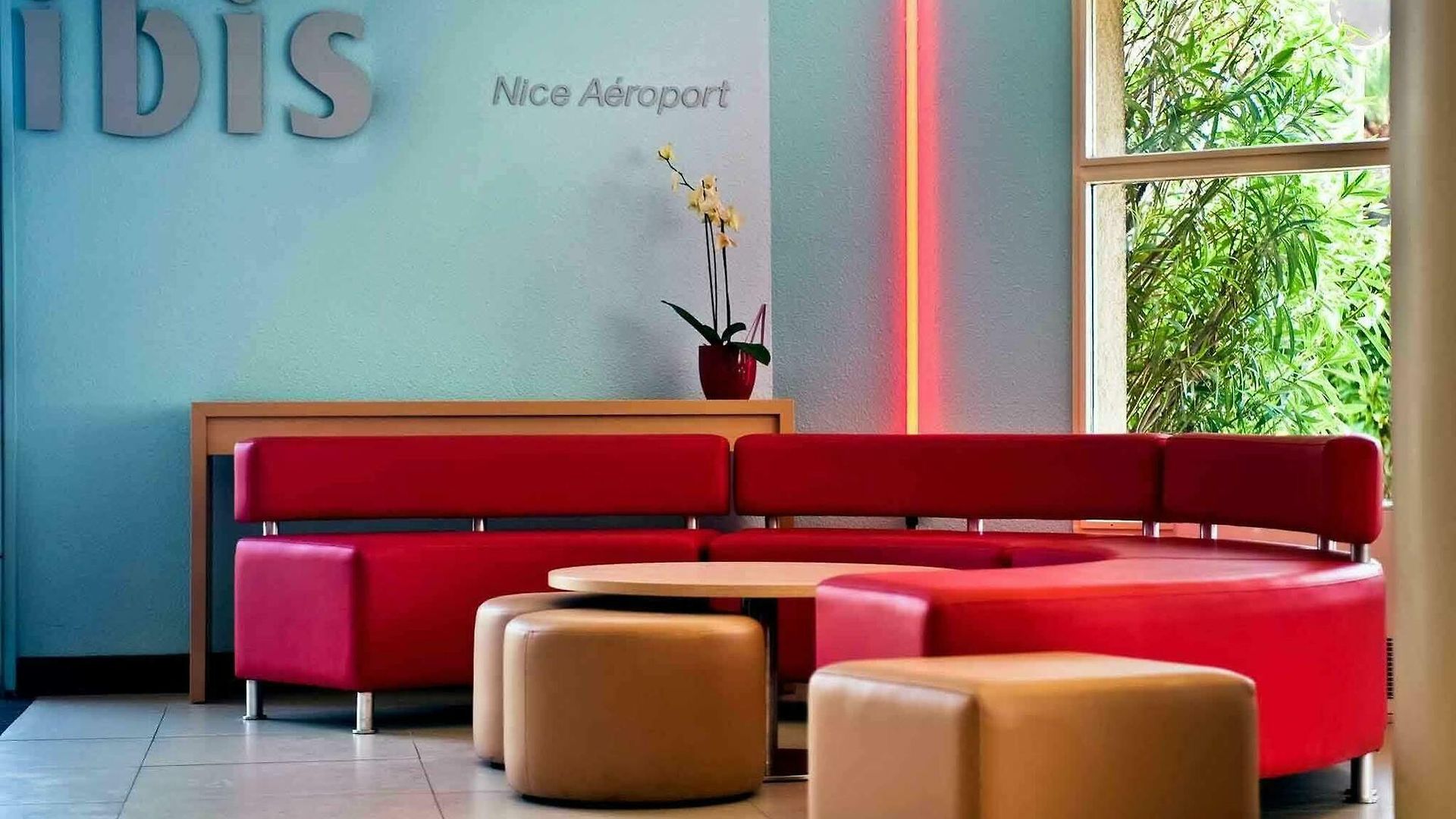 Hotel Ibis Aéroport Promenade Des 3*