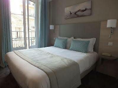 Hotel Du Midi 3*