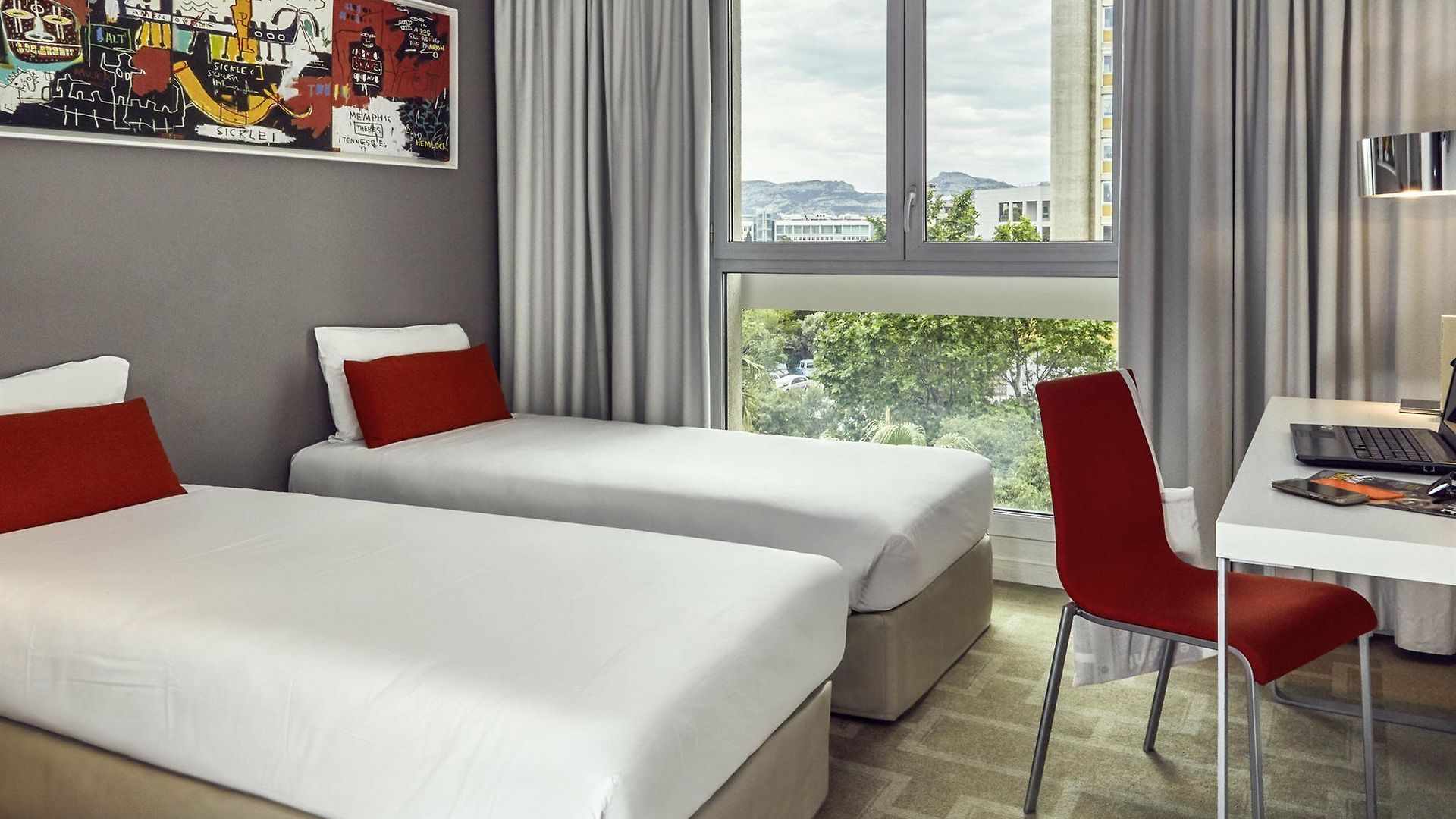 Adagio Centre Aparthotel 3*