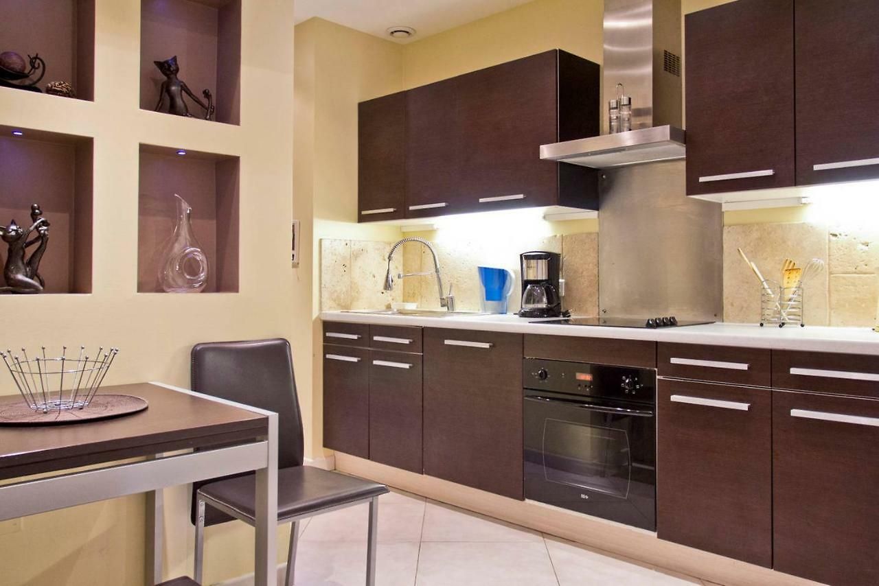 With Parking In Near The Harbor Appartement