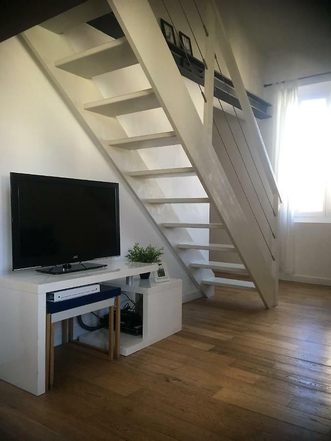 Charme Mediterraneen Votre Pied A Terre Au Coeur Du Port De Apartment