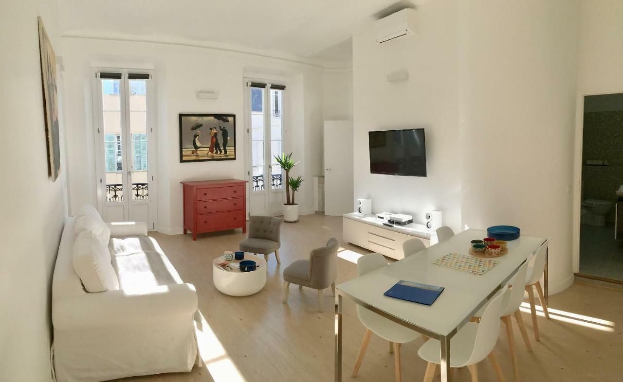 On Place Massena Appartement