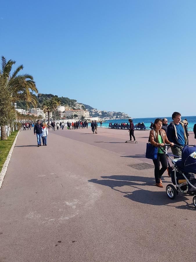 Studette En Plein Cœur Du Vieux Nice