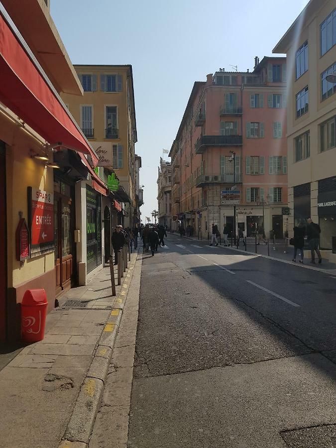 Studette En Plein Cœur Du Vieux