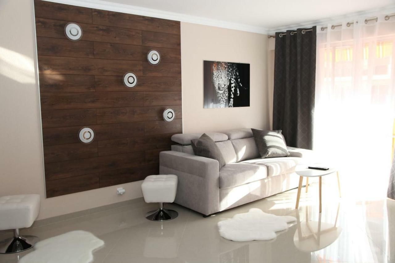 Stylish 2 Flat 50 Meters To The