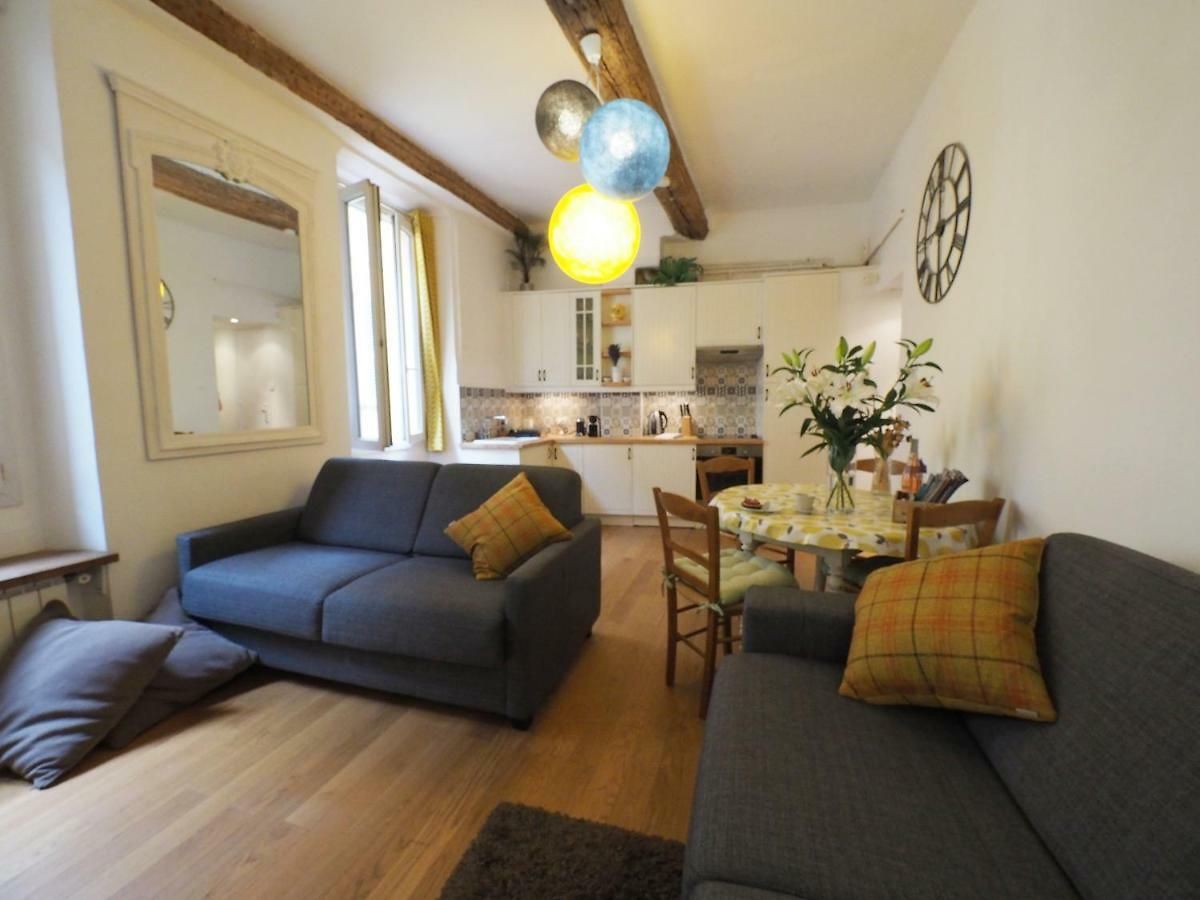 Apartment 2 Bedroom Old Town Centre Nice