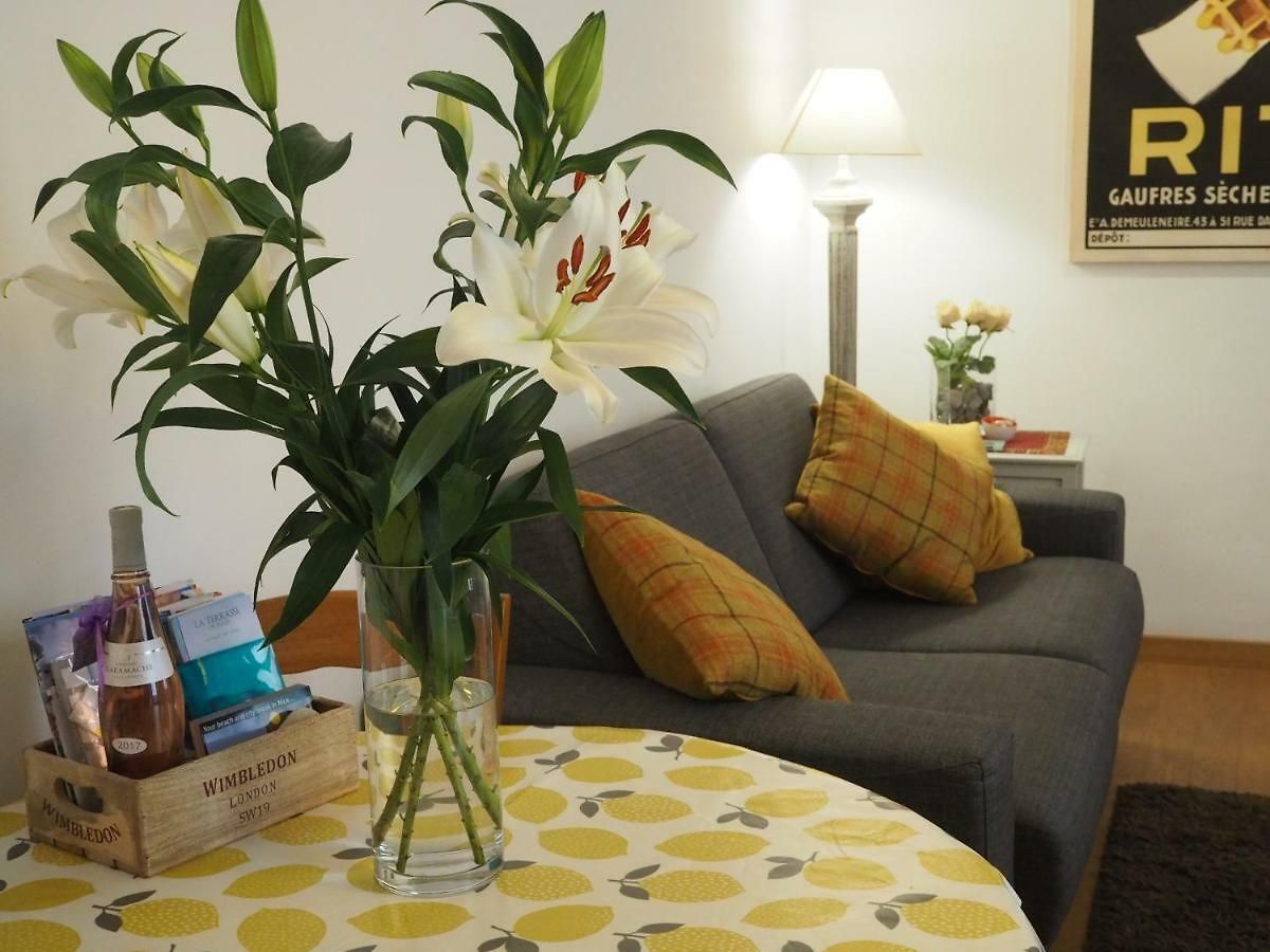 2 Bedroom Old Town Centre Apartment *