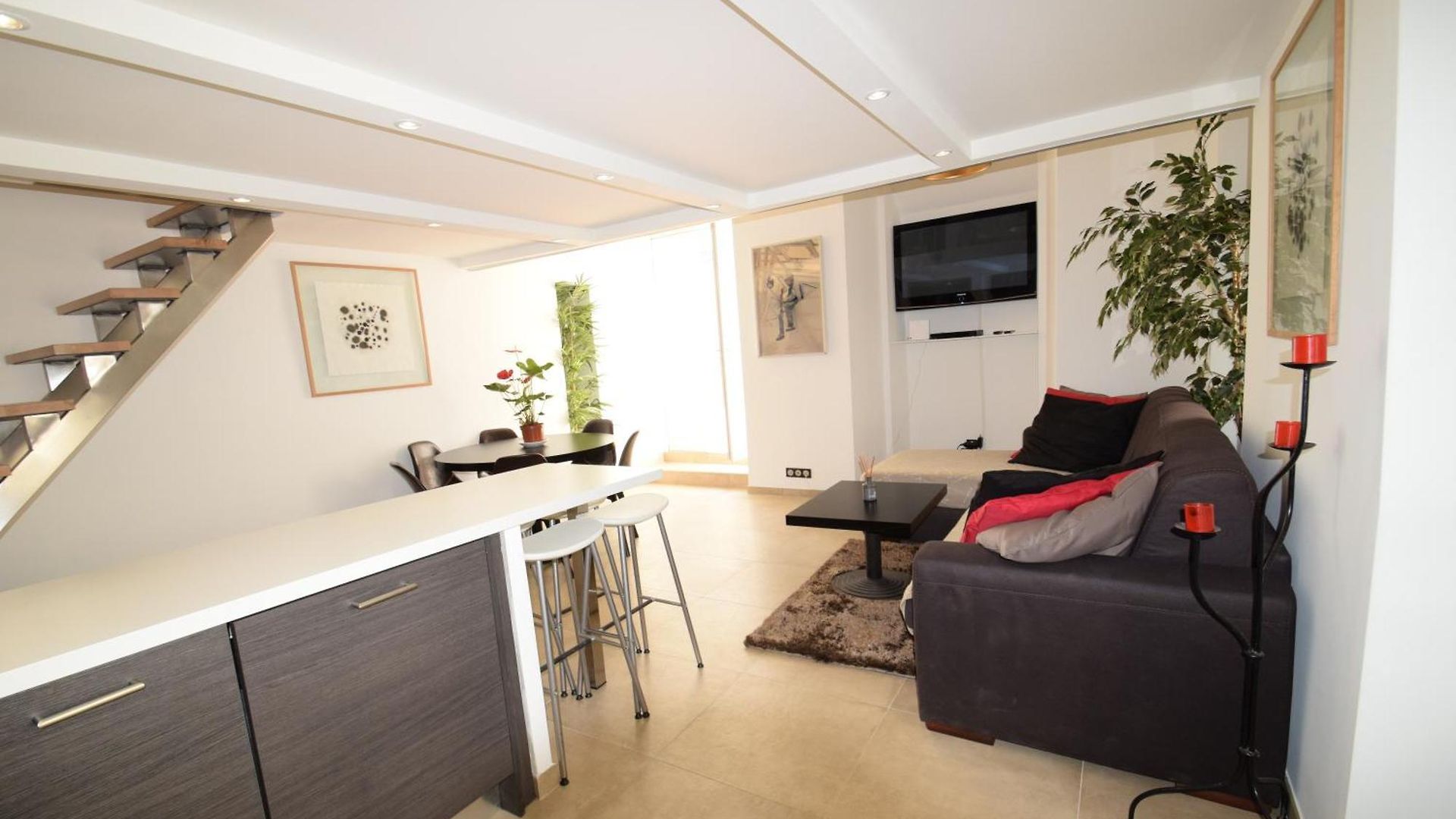 Jade Duplex - No Better Location In