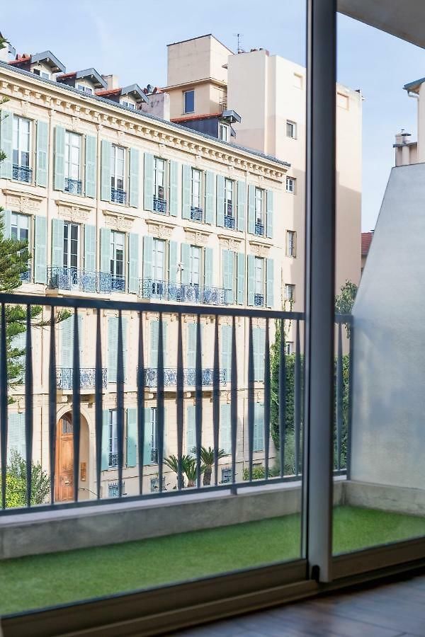 Luxurious In Heart Of Apartment