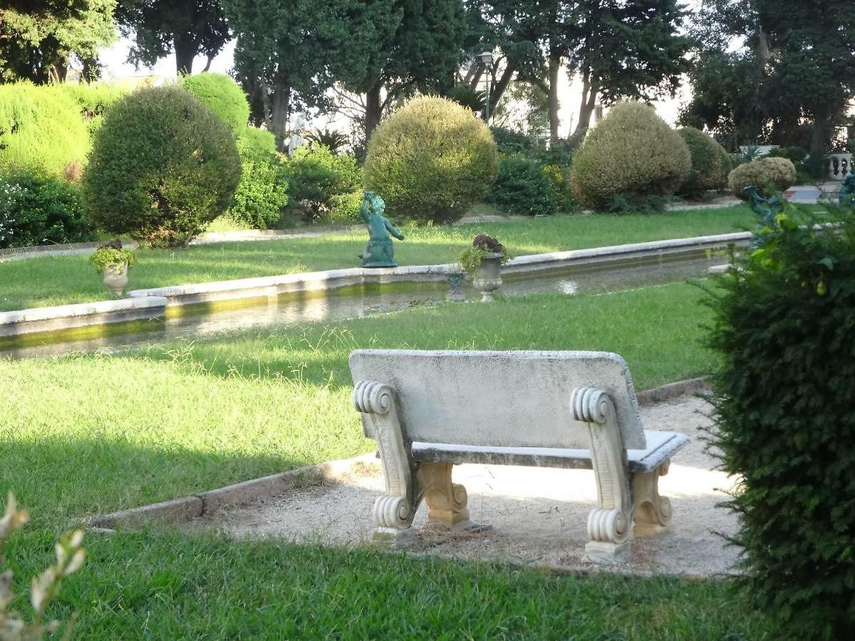 Les Grands Cedres C1 7 Avenue De Fabron Apartment *