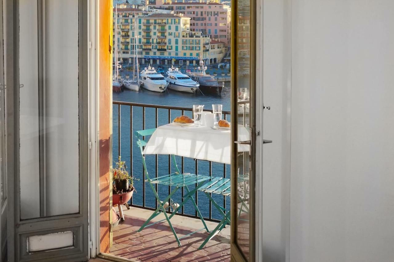 Appartement Waterfront Panoramic Sea View, Balcony, Ac