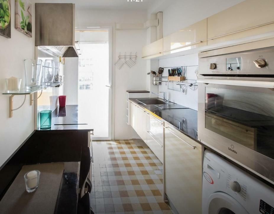 Stunning 2 Bed Flat Front Of The Beach Seaview Nice