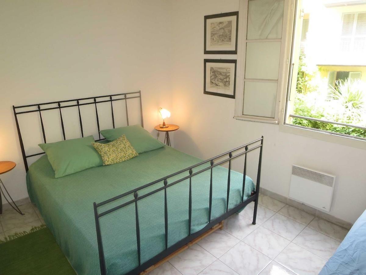Vieux Nice, Grand 2p Sur Jardins, Parking, Calme, Soleil *