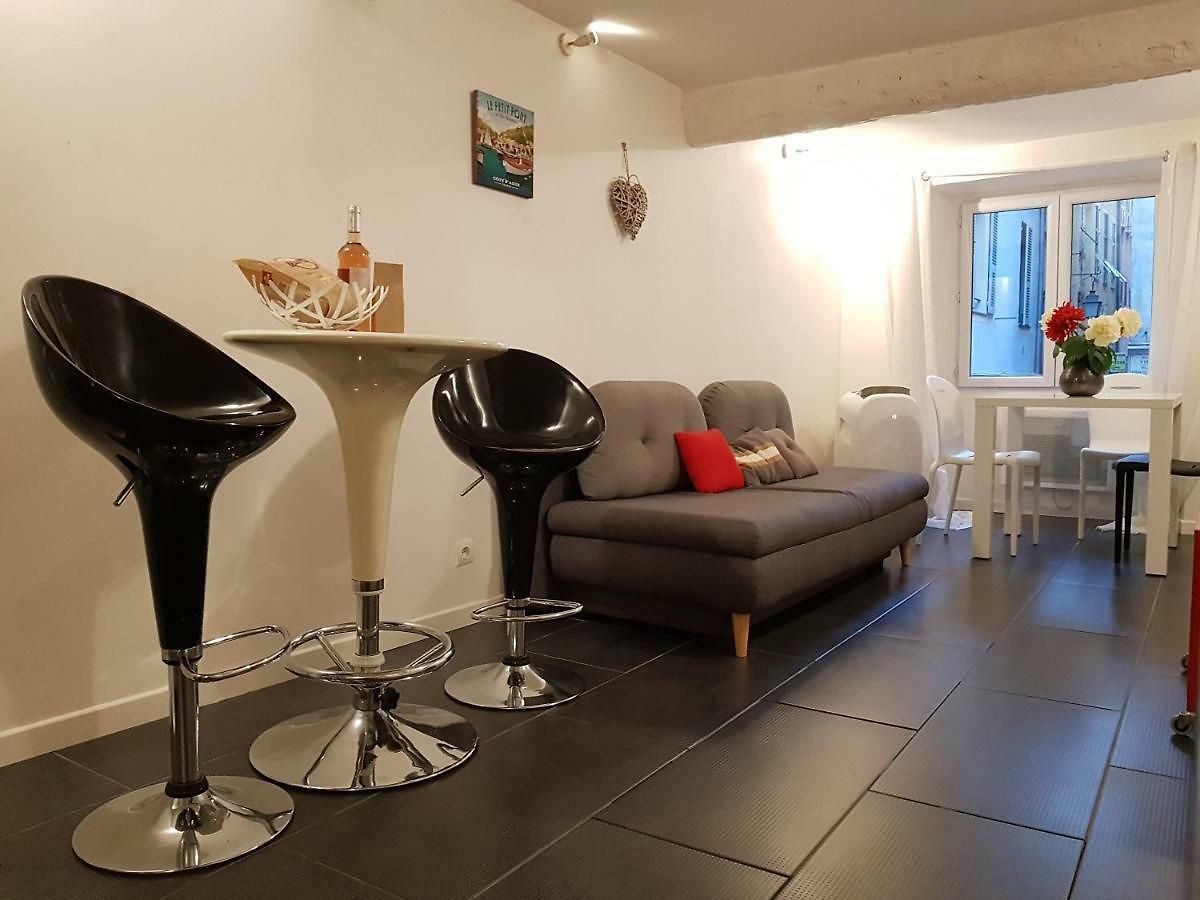 Apartment La Rose: Charming 2-room In The Heart Of - 3-min. From The Beach