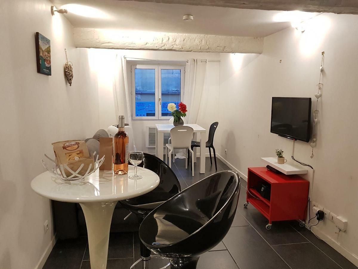 Apartment La Rose: Charming 2-room In The Heart Of - 3-min. From The Beach Nice