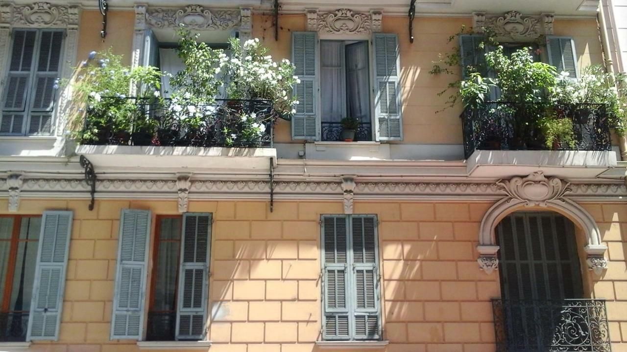 Couette-café Chambres A Louer