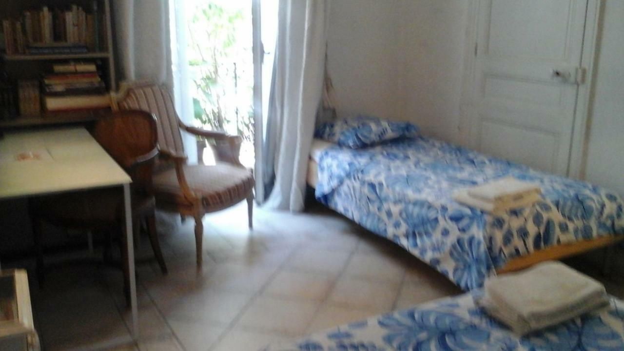 Couette-café Chambres A Louer