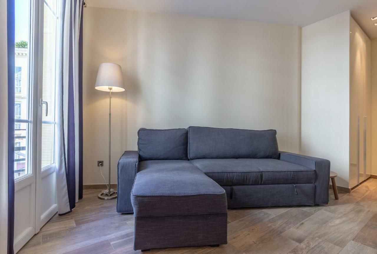 Apartment 100m From The Sea Nice