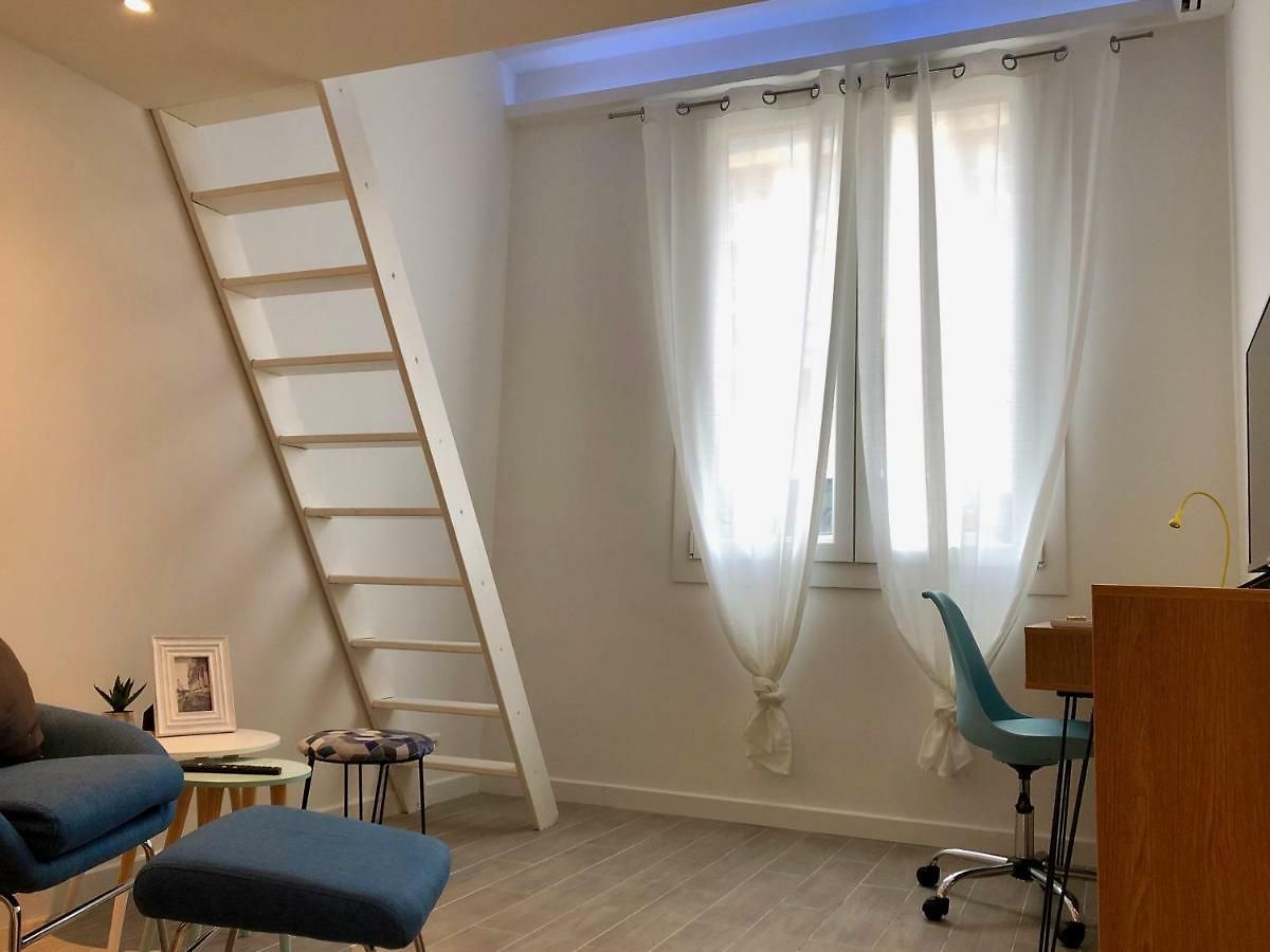 Azur - Madeleine Guest house *