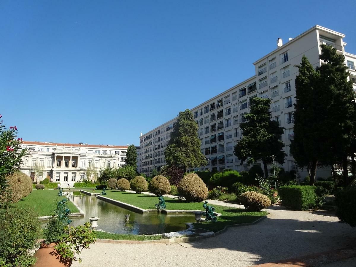 Les Grands Cedres C1 7 Avenue De Fabron *