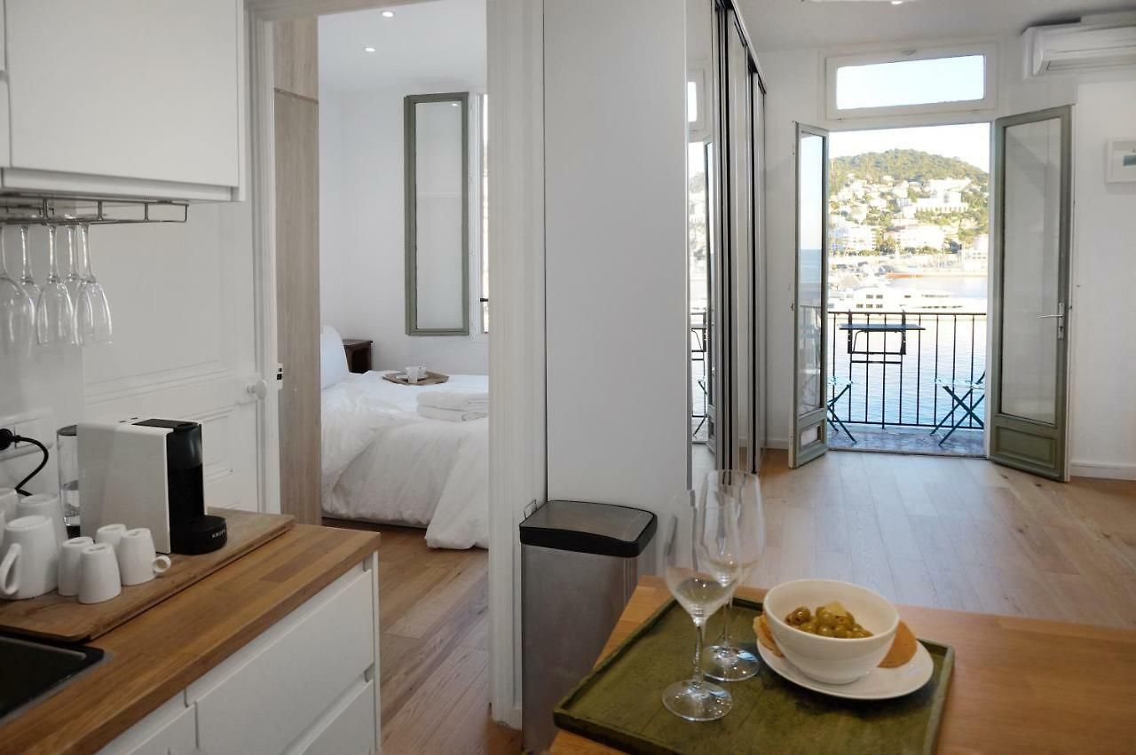Waterfront Panoramic Sea View, Balcony, Ac Nice