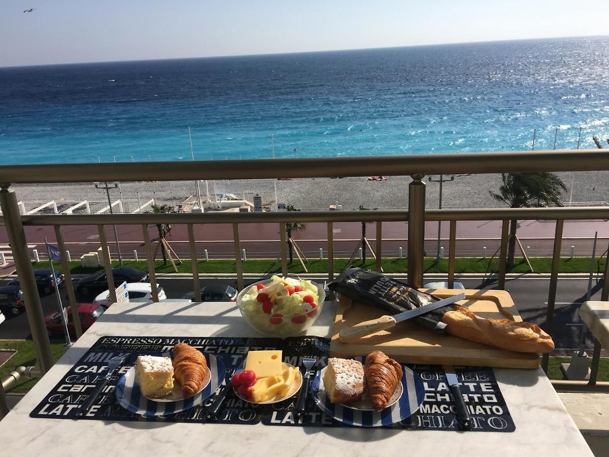 Apartment Le Mirage, Sea Front View, 3 Bedrooms, 100m Nice