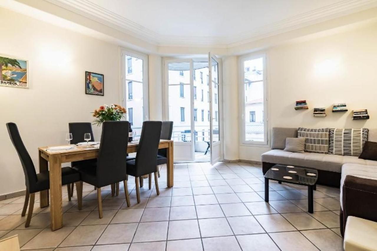 Centre - With Balcony And Stunning Sea View! Apartment Nice
