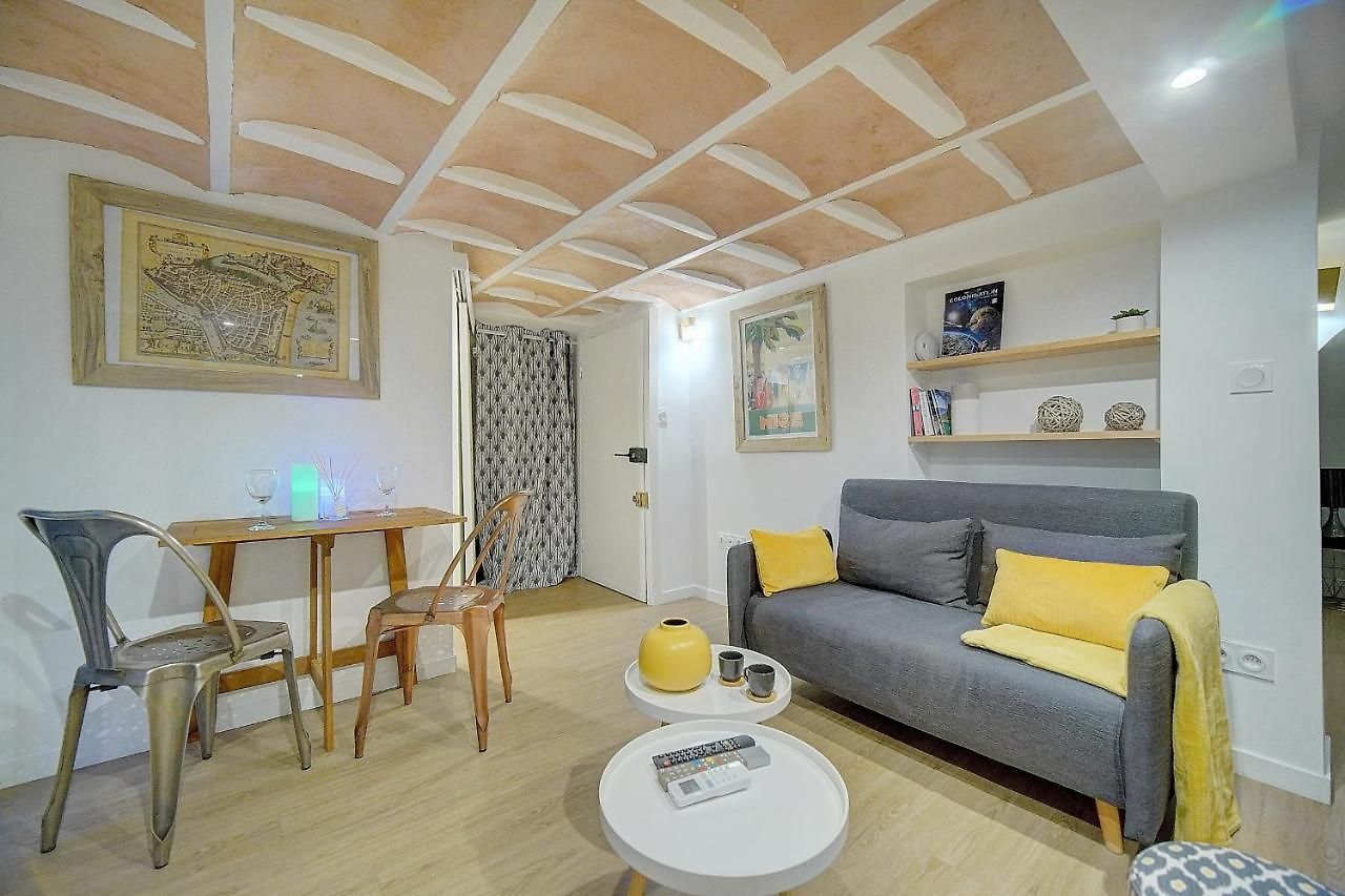 Apartment #31 Comfy Place In The Old Town Balcony & Ac 2min To