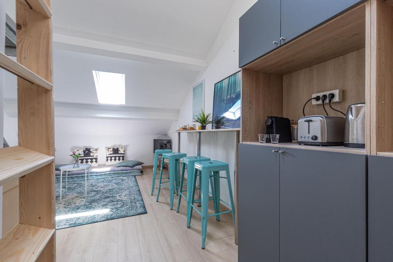 7 Deloye - 2 Pieces Renove - Dernier Etage - Clim * Nice