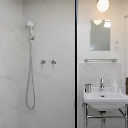 Cocoon Loft - Magnifique Loft Sous Toit, Refait A Neuf, Vues Splendides, Clim, Wifi Appartement *