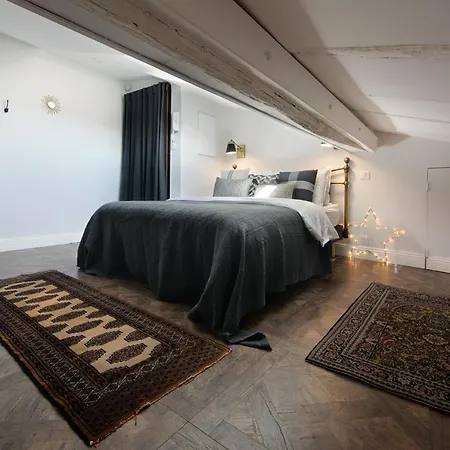 Cocoon Loft - Magnifique Loft Sous Toit, Refait A Neuf, Vues Splendides, Clim, Wifi Appartement