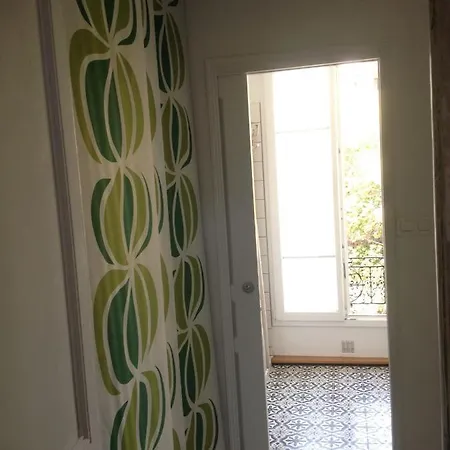 Guest house Lovely One Bedroom In Loft Nice