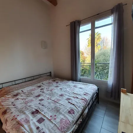 Col De Villefranche Bed & Breakfast *