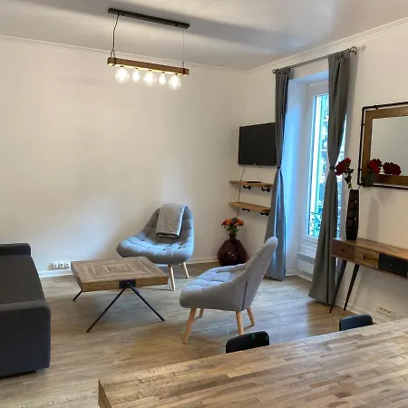 Chic And Cosy Gv Port Garibaldi Apartment Nice