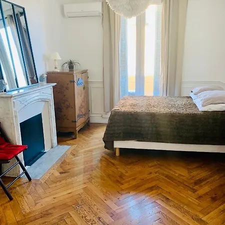 Appartement Le Charme Du Bourgeois Nice