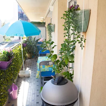 Chill Out Apartment, 2 Mins From Appartement Nice