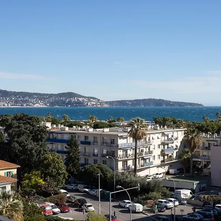 Appartement With Terrace And Sea View, 10 Min To The *