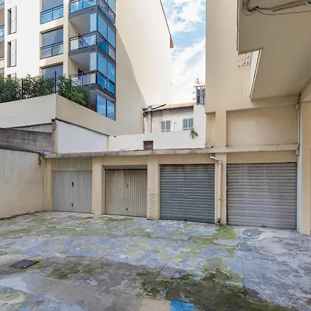 2 Bdr 105m2 Classy Near Garibaldi Tram With Garage * Nice