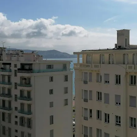 Vue 50m Parking *