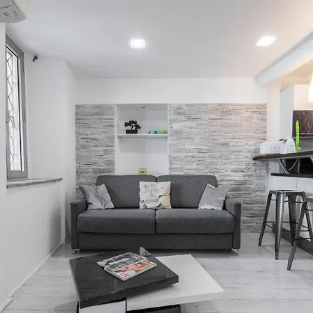 Amazing 3 Bdrs And Garden Place Du Pin Parking ! * Nice