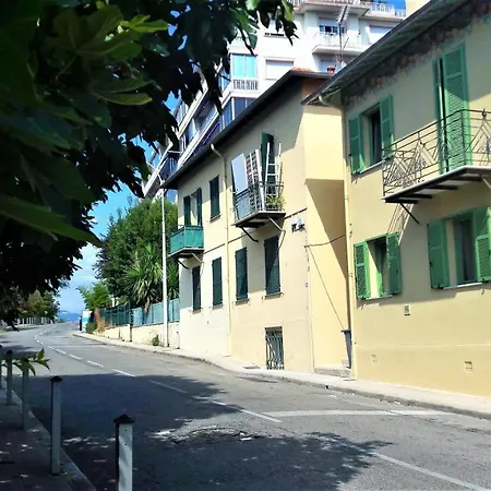 Apartment Le Petit Oasis Dans Maison Nicoise Calme Proche