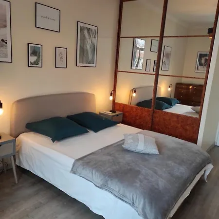 Apartment Quiet Floor 2 Bedroom Flat Near Port With Lift Balcony Ac And Fast Wifi Nice
