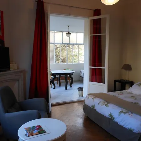 Les Cygnes Hotel