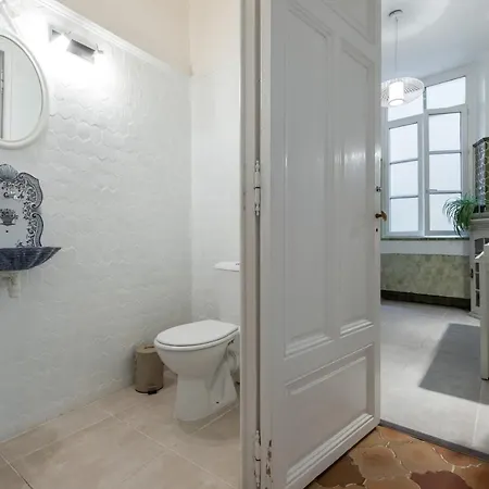 L'oustaria 3 Bedrooms Apartment, Old Town
