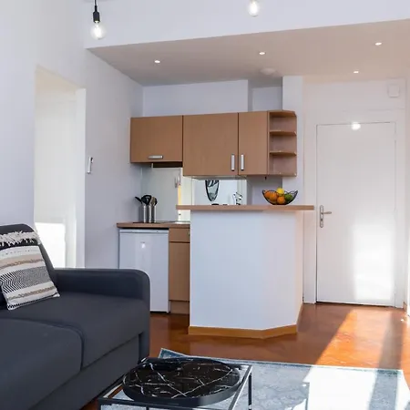 7 Medecin - Place Massena - 2p - Lumineux - Climatise Apartment