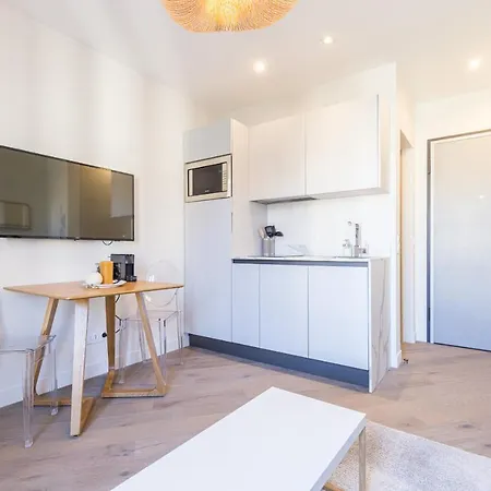 2 Bavastro - Beau 2 Pieces Lumineux Et Cosy - Climatise Appartement